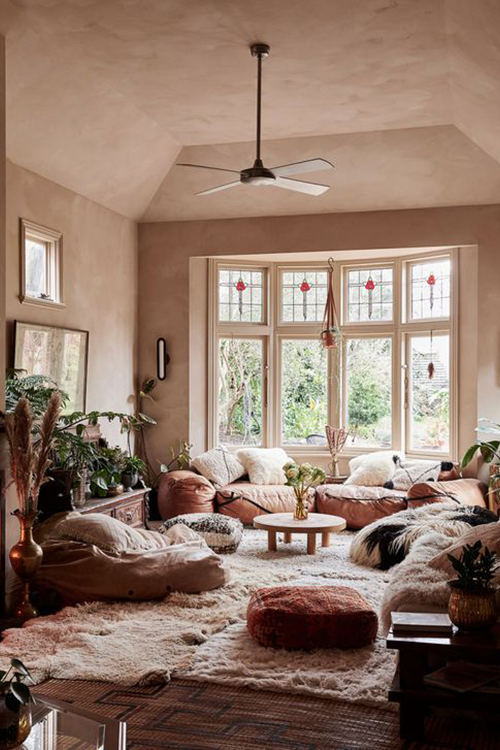 How to make your apartment cozy: Warm wall tones