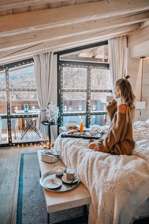 10 Cozy Winter Apartment Essentials