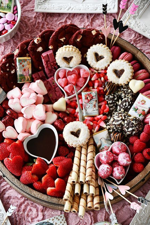 Perfect Valentine’s Day Charcuterie Board Ideas