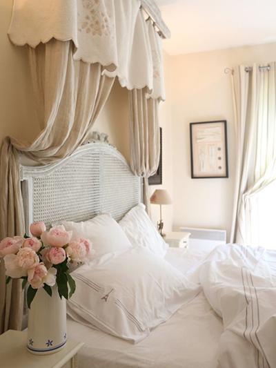 Decorate Your Bedroom like a French Girl